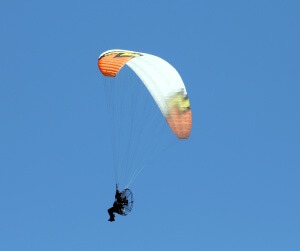 paragliders-612999_1280